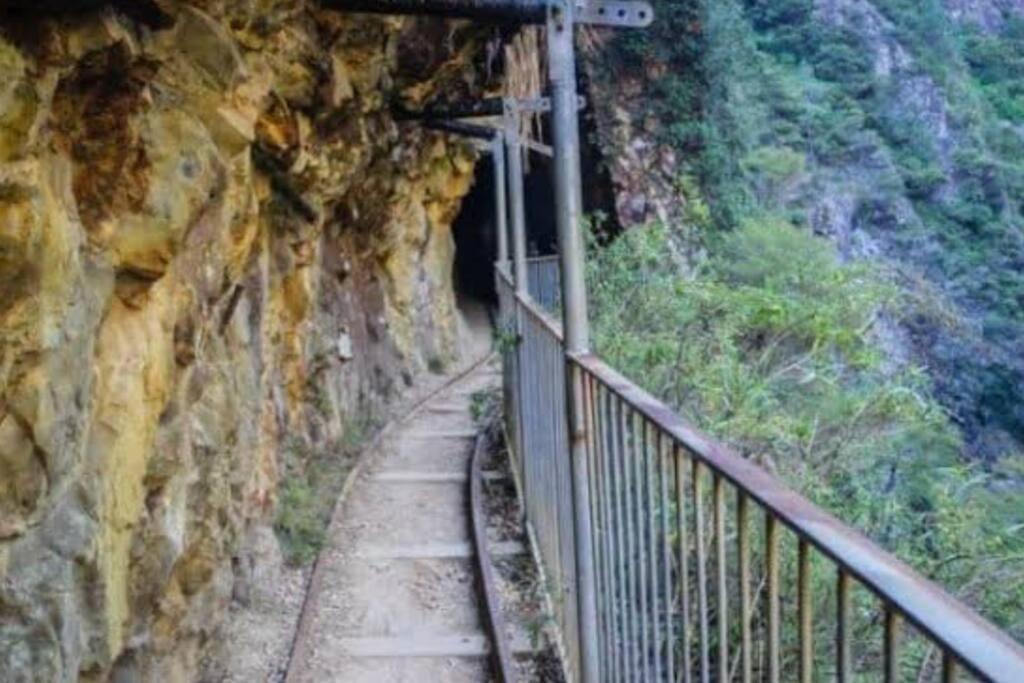 Crown Ridge Miners Cottage Karangahake Esterno foto